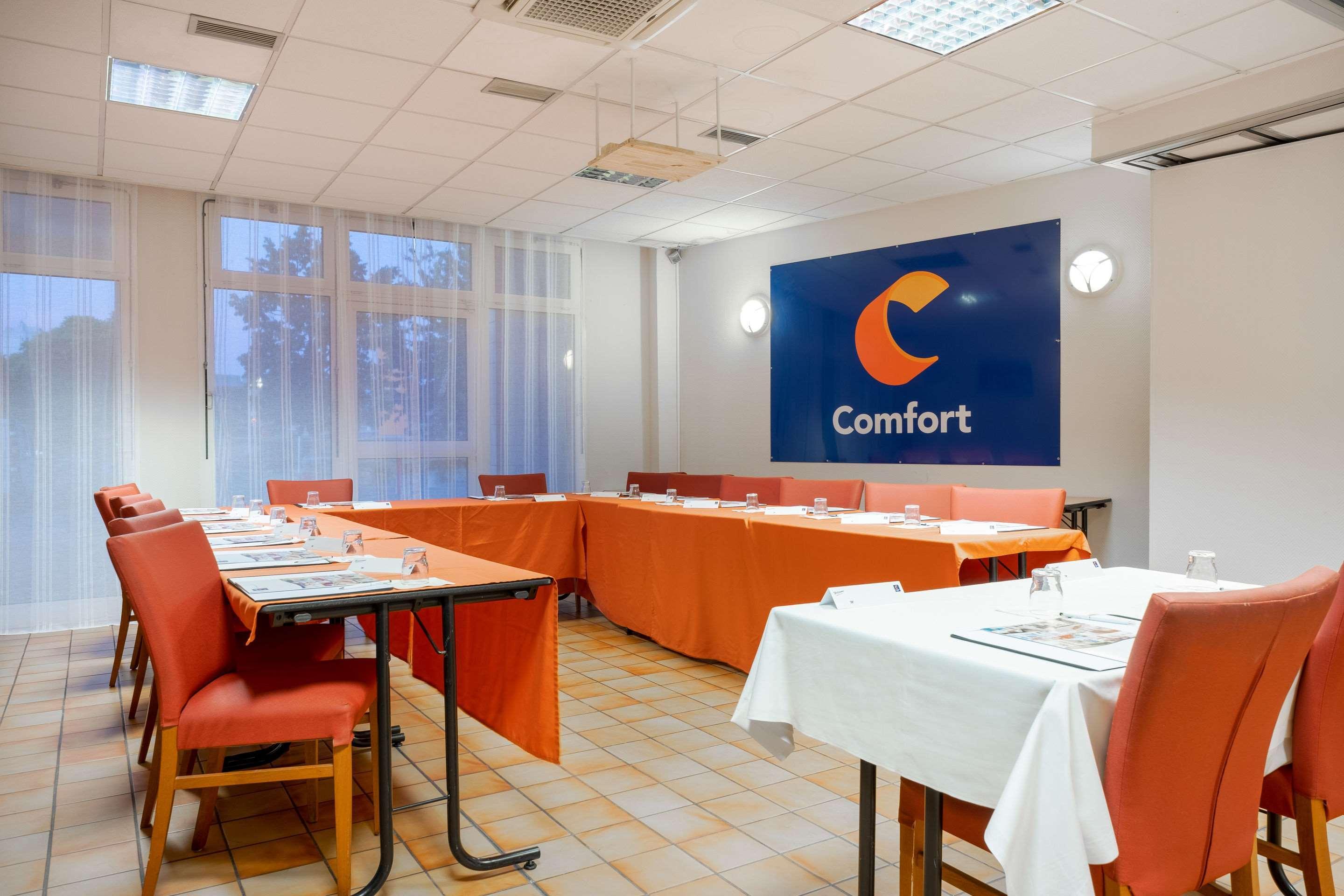 Comfort Hotel Montlucon Bagian luar foto